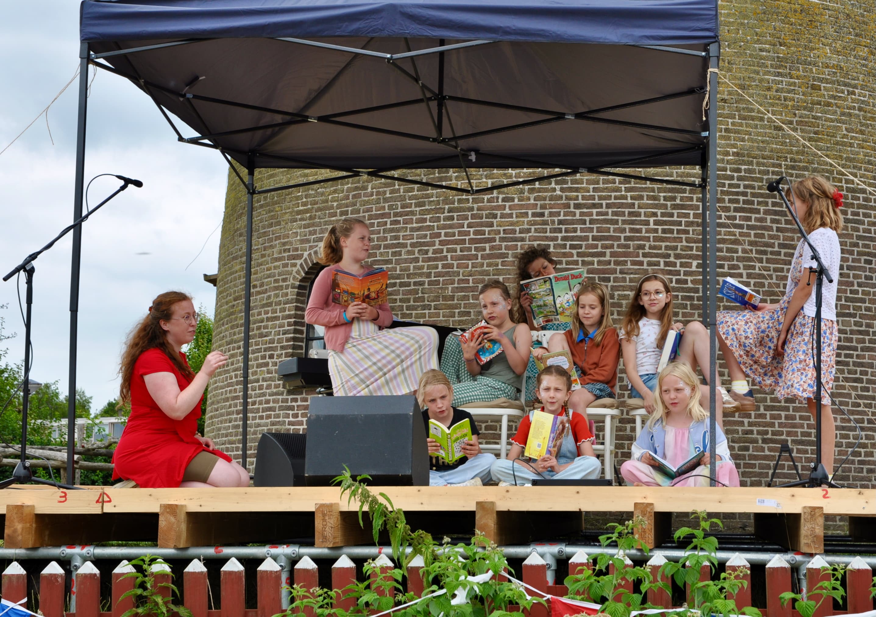 Tienerkoor zingt Matilda bij de Bolderburen