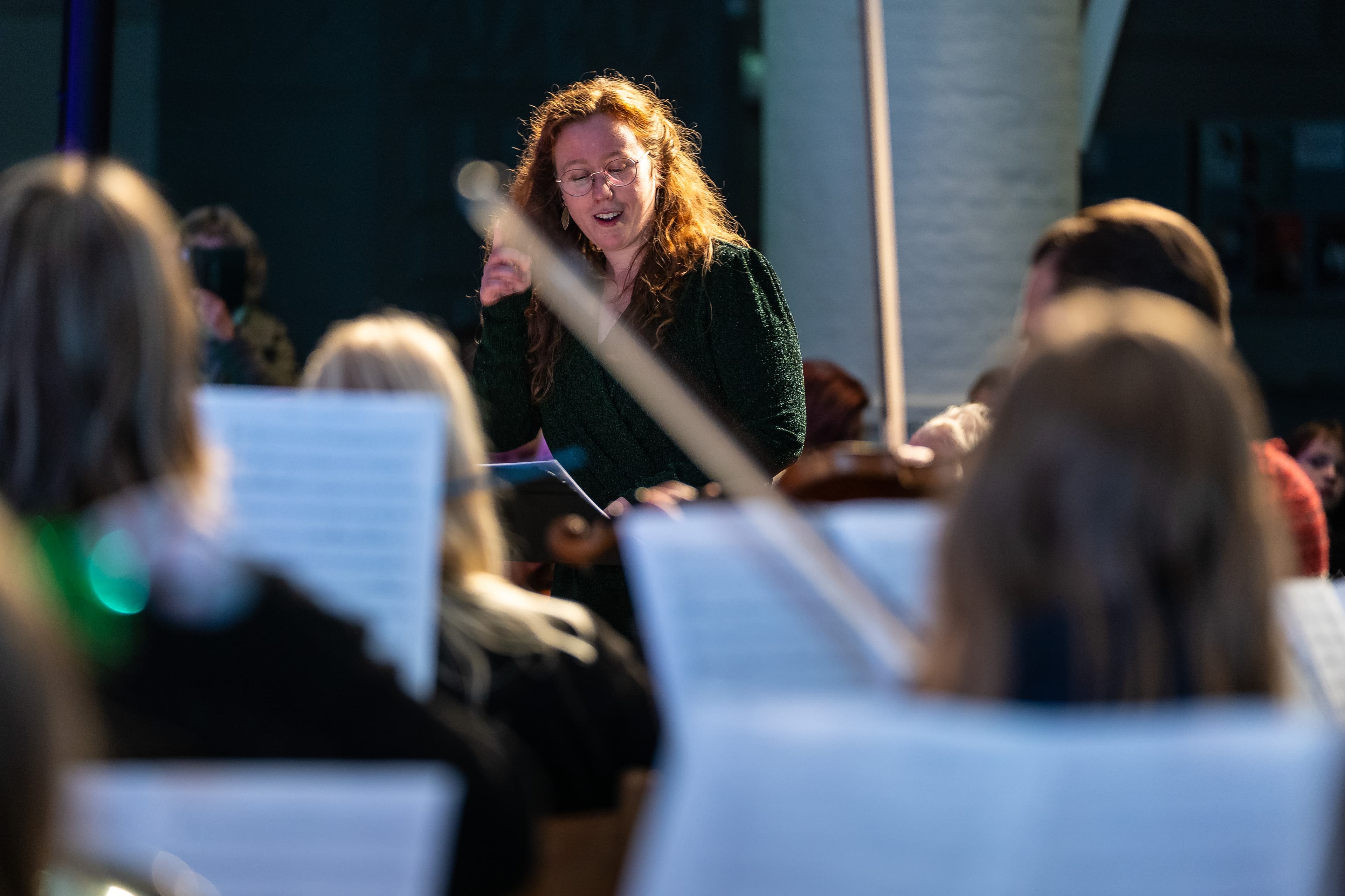 Mimi dirigeert het Winterconcert